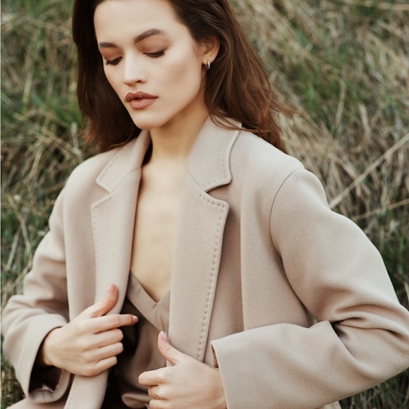 Wool Beige Pink Coat with Belt Gently worn - Picture 4 of 6